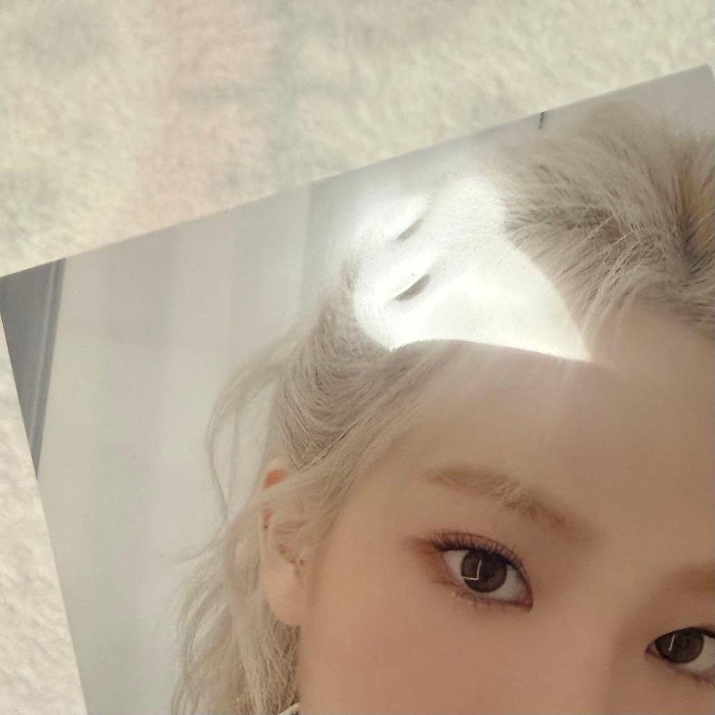 [USED] LOONA Girl of the Month Japan Limited Edition Hula-Hoop Kim Lip