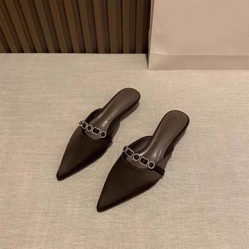 

Модные атласные темпераментные полушлепанцы баотоу, осенние новинки, носить с цепочкой, острый носок, с мелким вырезом, мягкая подошва, крутые мопы 40