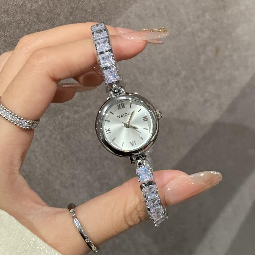 Rhinestone Bracelet Watch Round Women'S Chain List Versatile Small Fresh Women'S Watch Fashion Trend Gold Watch Medieval