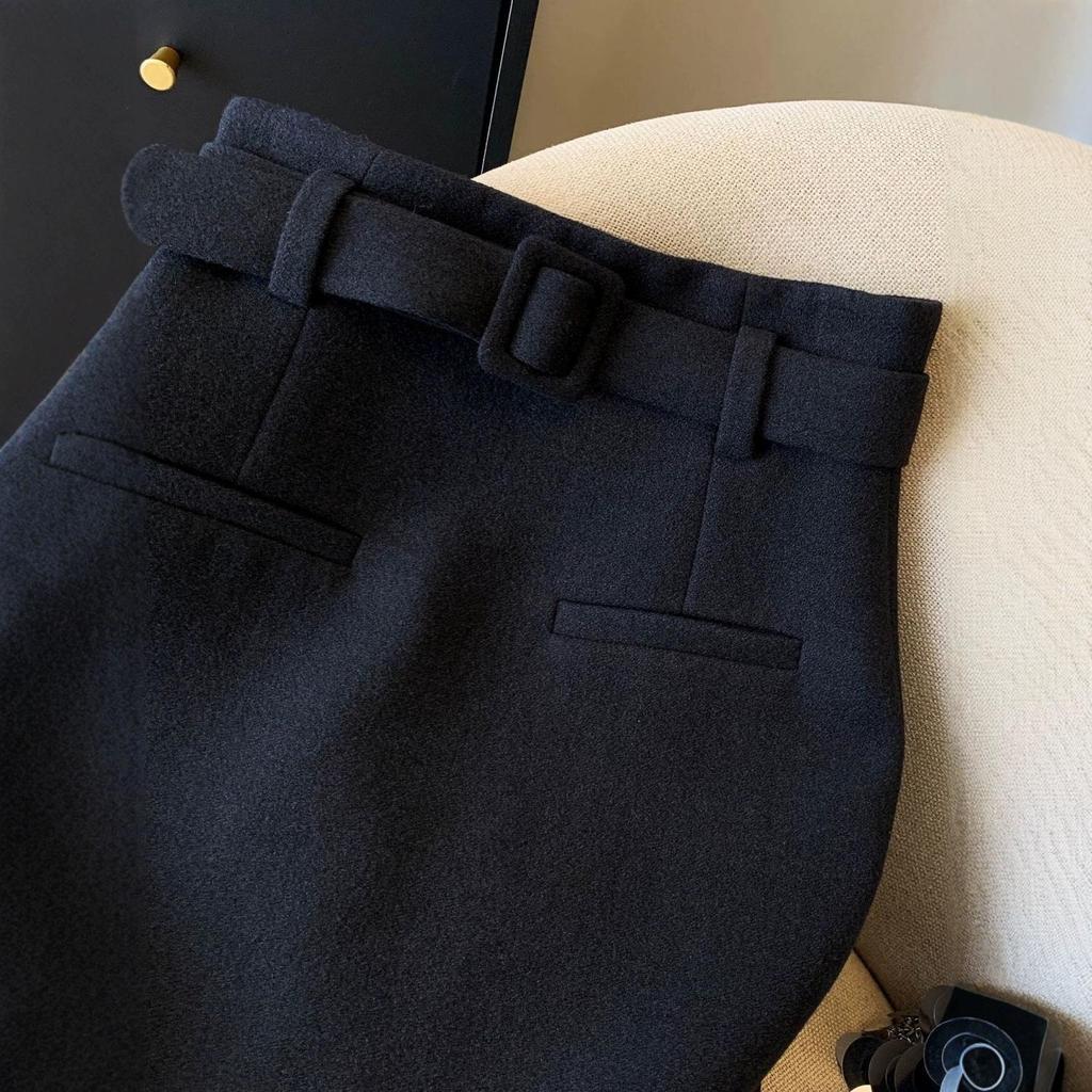 Elegant Autumn/Winter Woolen Straight Tube Skirt: High-Class, Hip-Hugging Design for Women