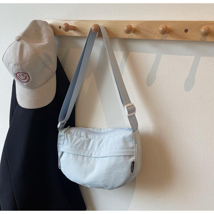 Nylon women's large-capacity new summer contrasting color shoulder messenger bag versatile casual commuter dumpling bag