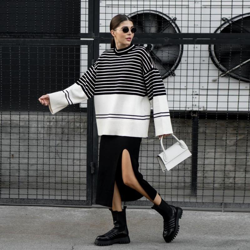 Maglione a righe a collo alto da donna per autunno e inverno