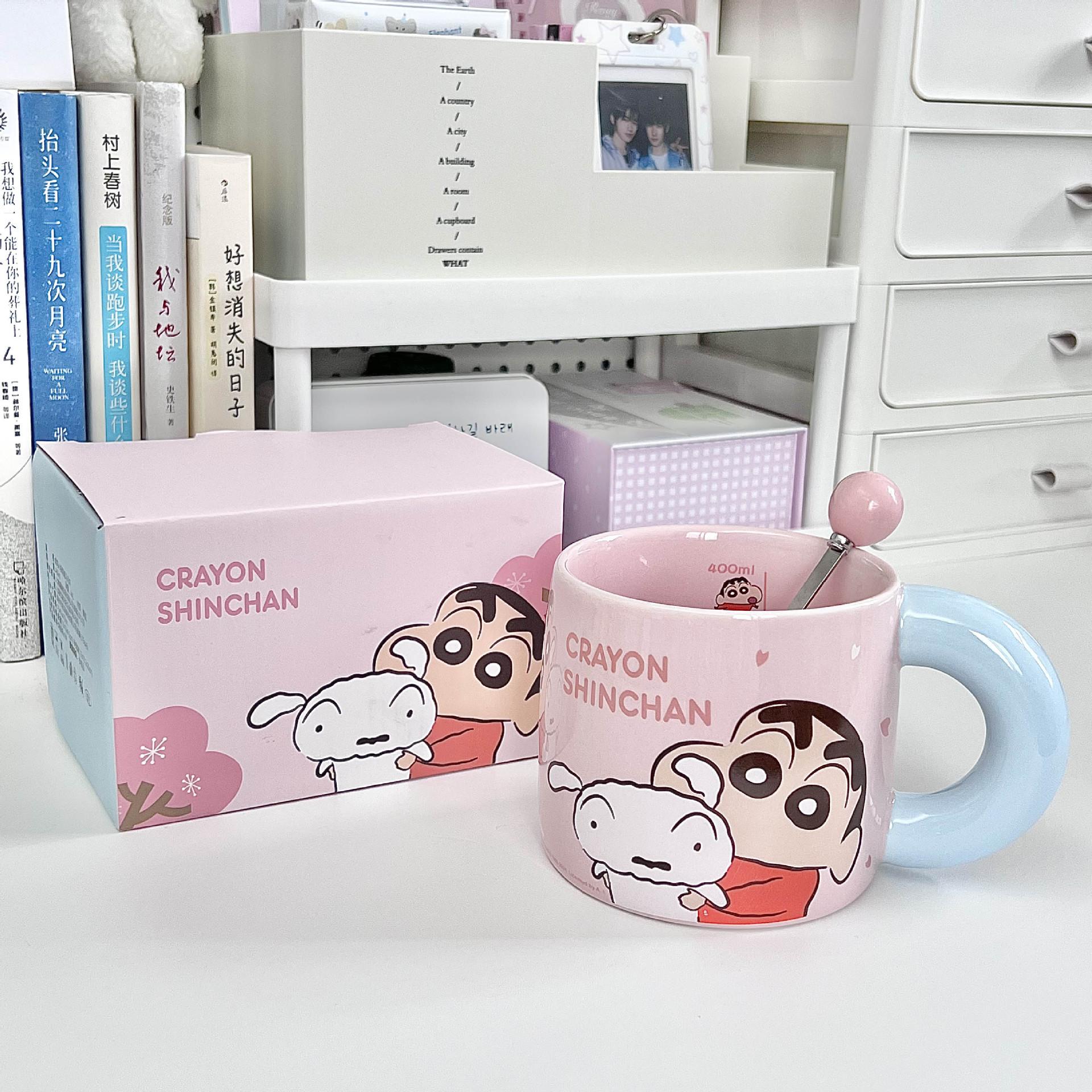 

Crayon Xiaoxin with graduated cup, birthday gift for boys and girls, cute ceramic mug, couple household drinking cup 401-500ml