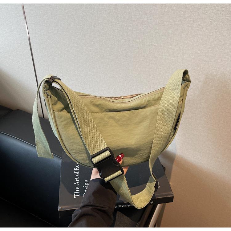 Fashion Casual Messenger Bag Shoulder Bag Spring New Simple and Lightweight Fabric Dumpling Bag