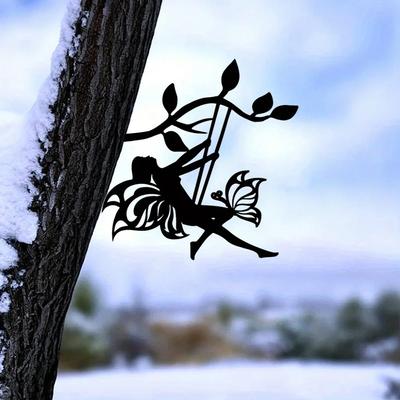 Schaukel-Elf auf Ast, Stahl-Silhouette, Metall-Wandkunst: Perfekt für Geburtstage, Einweihungsgeschenke und Außendekoration