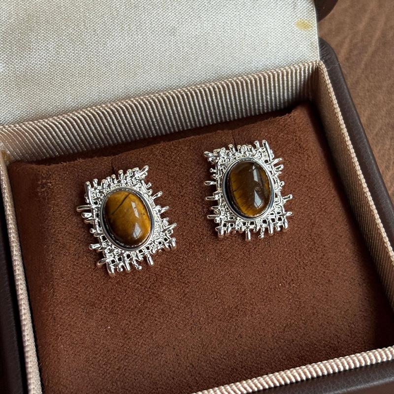 Retro Palace Style Oval Stud Earrings for Women Geometric Brown Resin Earrings Casual Party Wedding Zircon Accessories Gifts