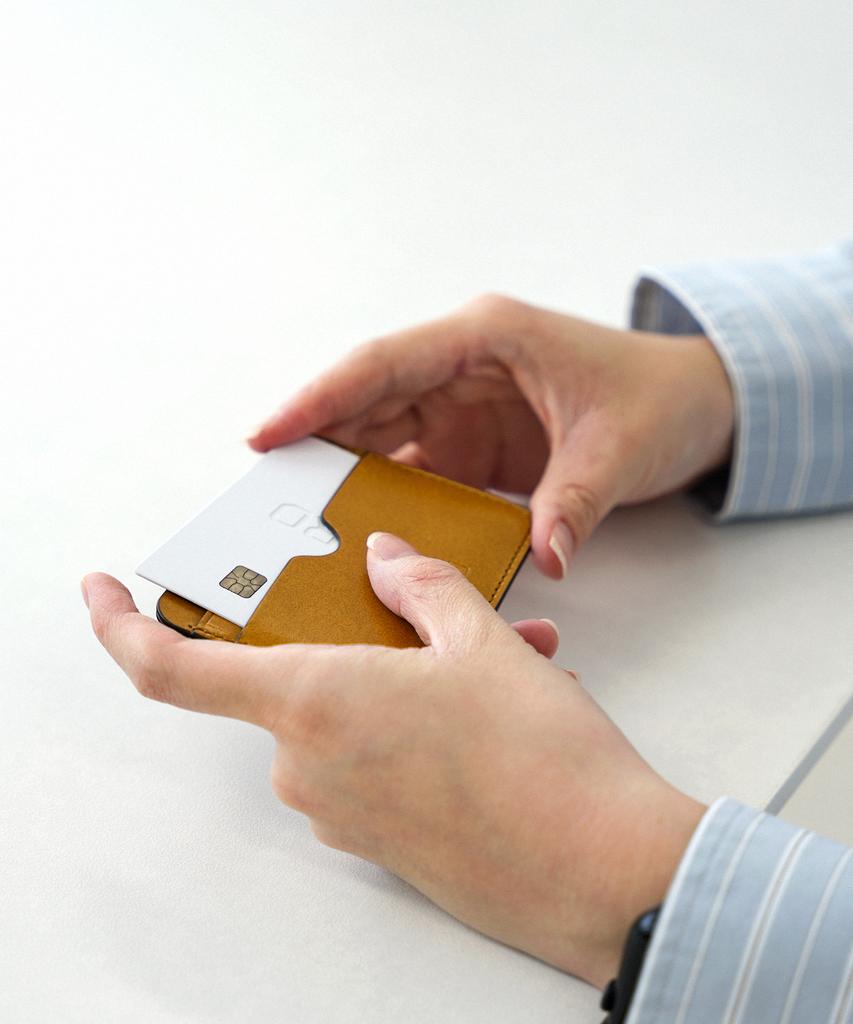 Graygray Italian Pebble Card Holder Bright Camel