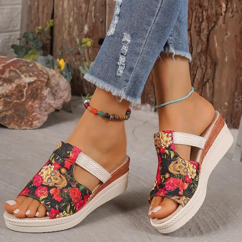 Sandálias femininas com estampa de caveira, sapatos de plataforma coloridos de tecido à beira-mar, slide de praia confortável de Halloween