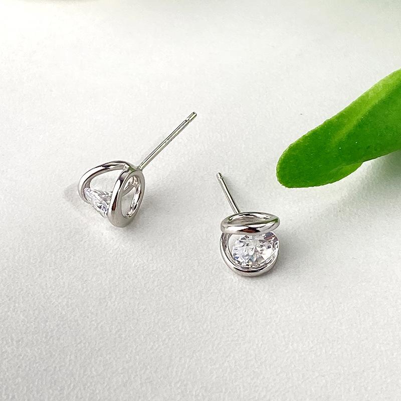 

New Light Luxury Earrings for Women
