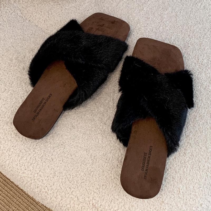 Fashion Fashion Cotton Cozy Fur Dress Women Flat Slippers 2025 Winter Casual Designer New Slippers Outside Comfortable Women's Slippers
