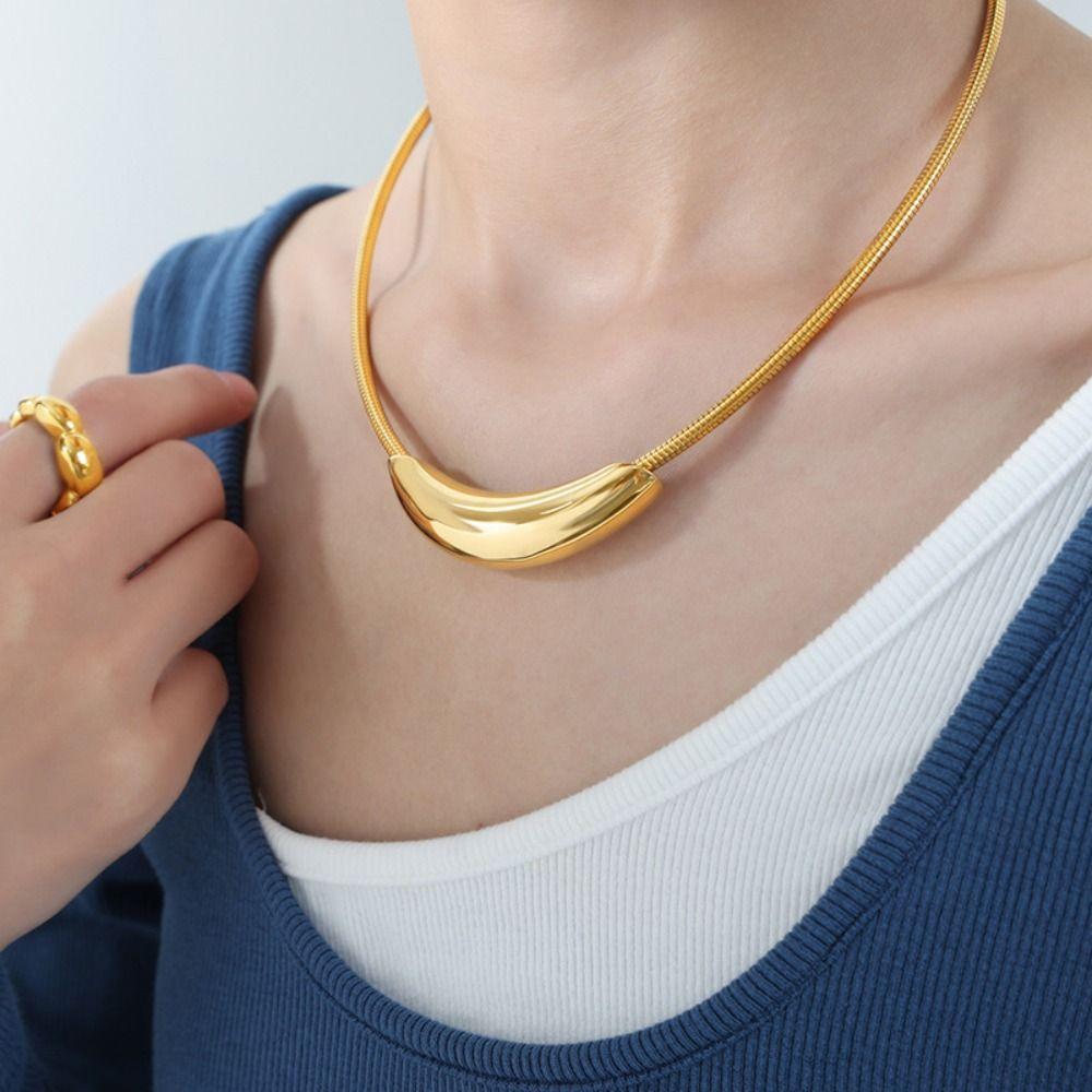 

Magnetic Vintage Choker Simple Heart Necklace Creative Metal Necklace Gift Style B