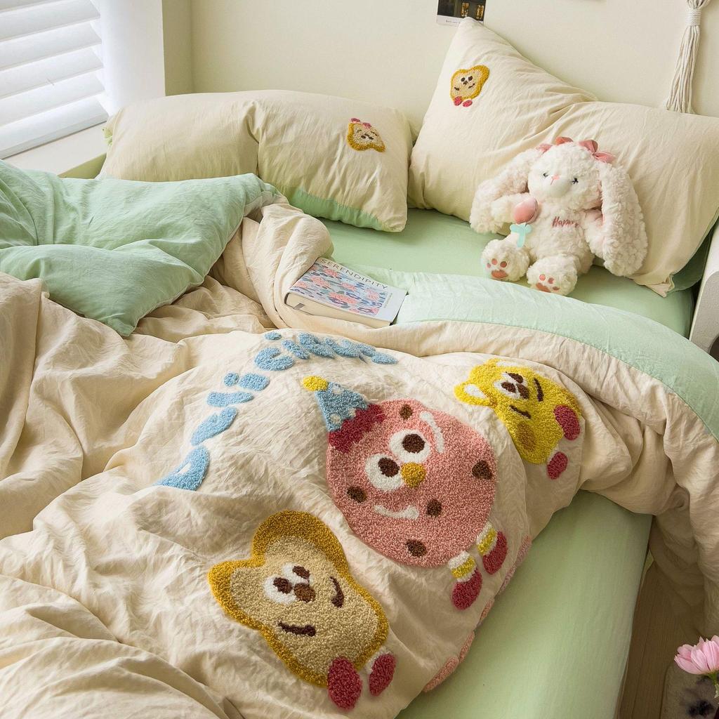 Super Soft Cotton Chenille Bear Embroidery Bedding Set - 4-Piece Simple Cartoon Duvet & Sheet