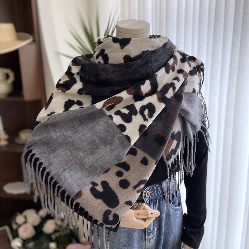 Double-Sided Leopard Print Cashmere-Feel Scarf with Tassels - Women's Autumn/Winter Neck Warmer