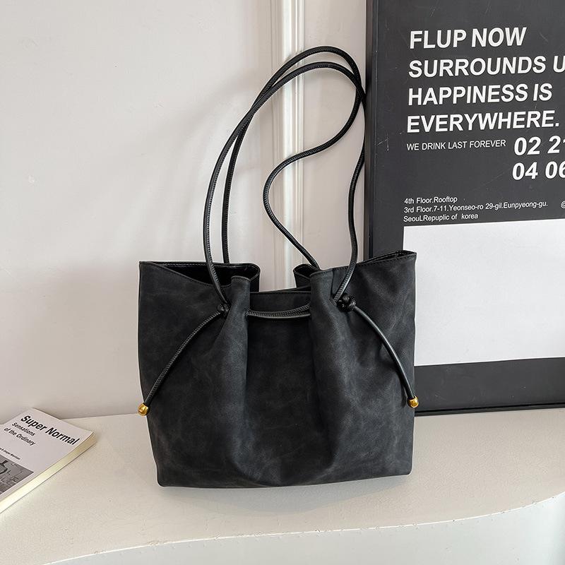 

Lazy retro commuter large-capacity tote bag women s 2025 autumn new handbag high-value simple shoulder bag