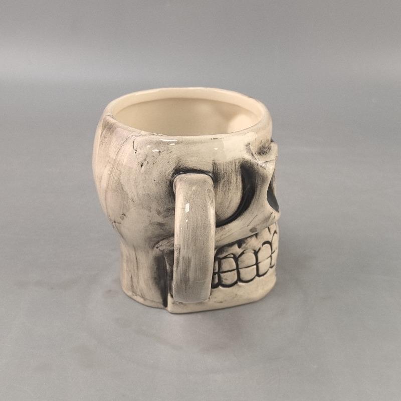 Halloween ceramic skull coffee mug beer mug personality horror atmosphere American ceramic ornament mug