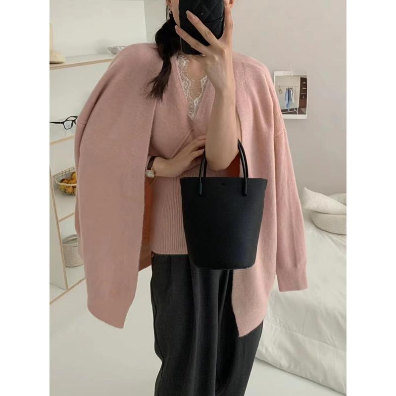 Autumn and winter new lace edge knitted cardigan vest two-piece set women's fashion age-reducing sweater with trendy outside