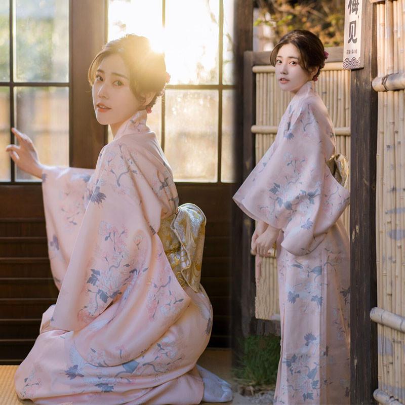 Japanese Furisode Kimono: Women's Traditional Formal Wear for Photography