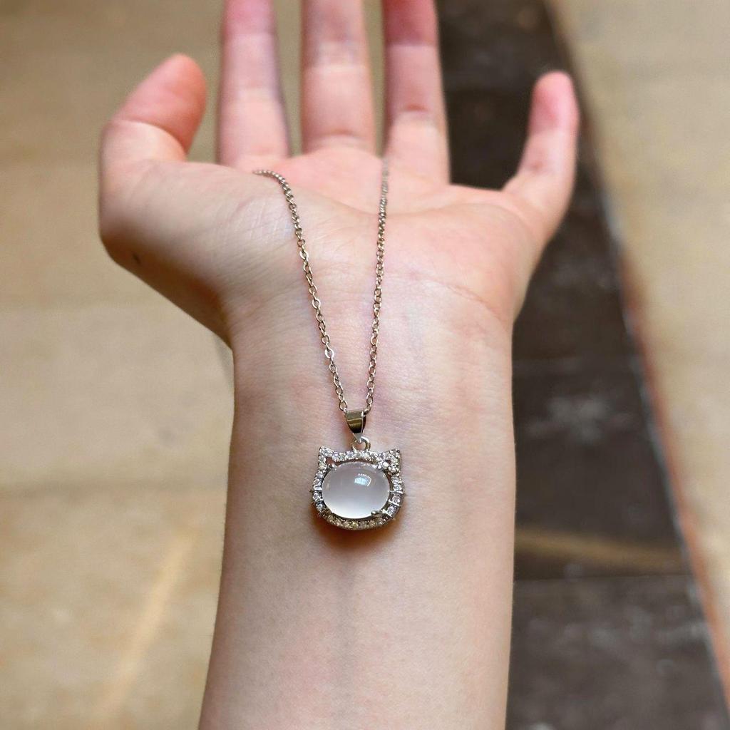 Shengwei Chalcedony Pendant: Luxury High-Ice Cat Heart Necklace, Sweet and Versatile High-End Design