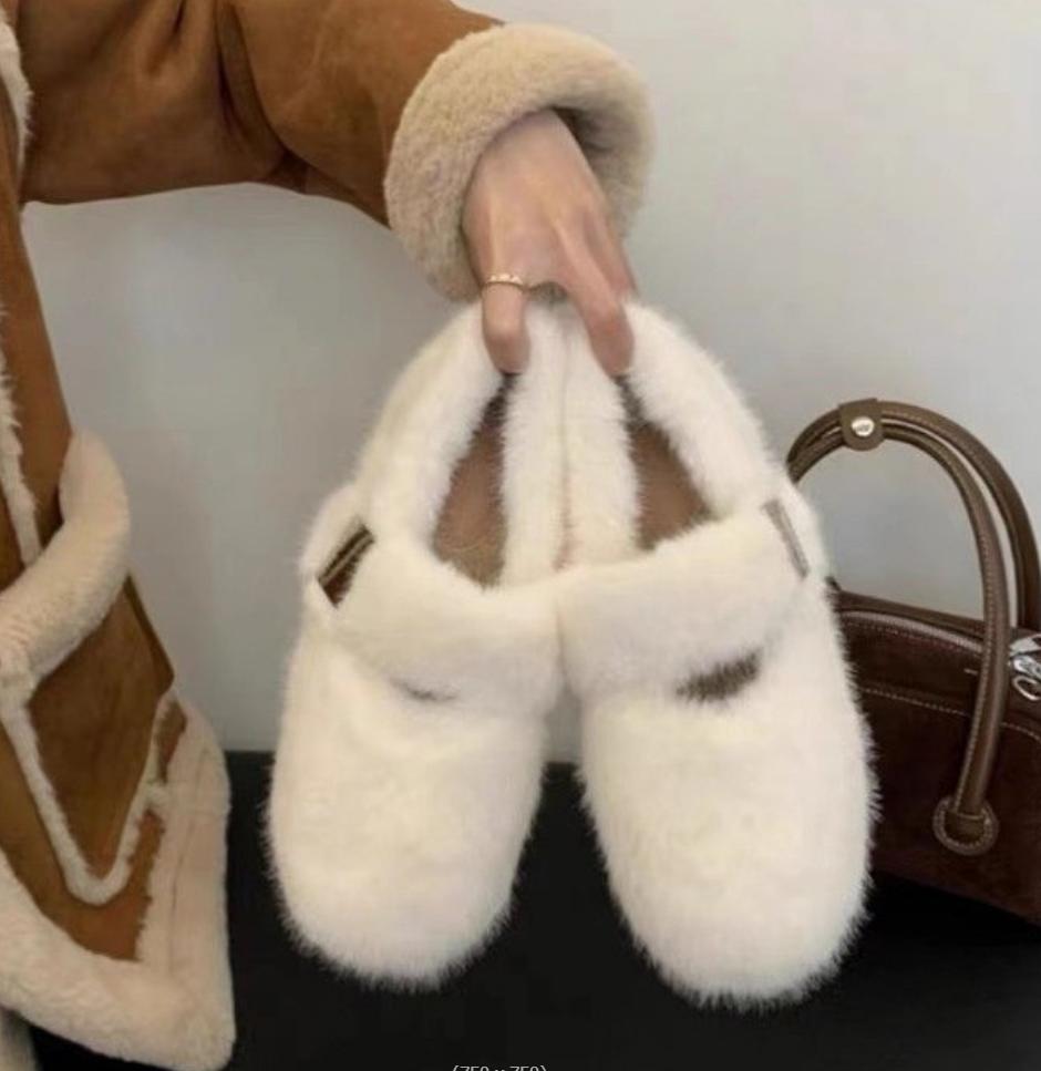 Мода 2024 года новые стильные пушистые меховые женские зимние теплые уличные туфли плюшевый дизайн белые зимние сапоги элегантные женские балетки 35 бежевый 2739₽