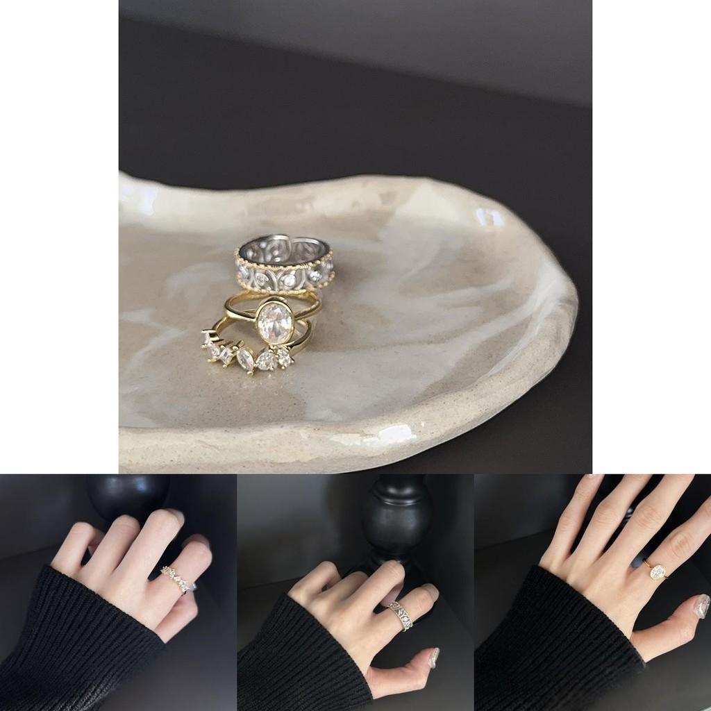 Fashionable Minimalist Geometric Design Adjustable Copper Ring For Women With Sparkling Diamonds