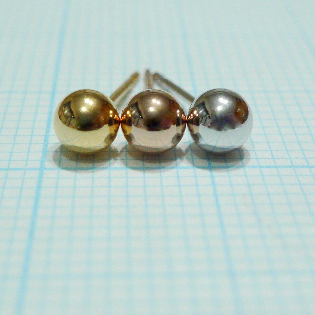 Made in 18K White Gold 4mm Round Bead Stud K18WG Stamp White Nickel Free Japan, Earrings, Pair, (K18 4mm),