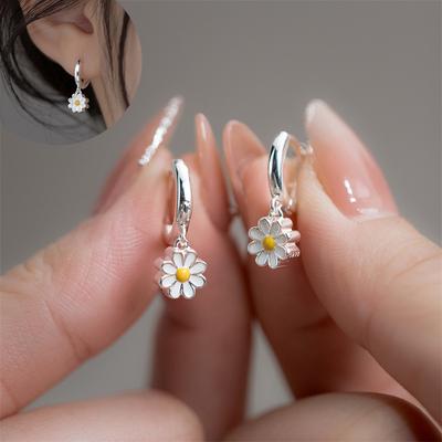 2023 New Daisy Flower Pendant Hoop Earrings For Women Korean Sweet Cute Hanging Earrings Girl Wedding Party Jewelry Gift
