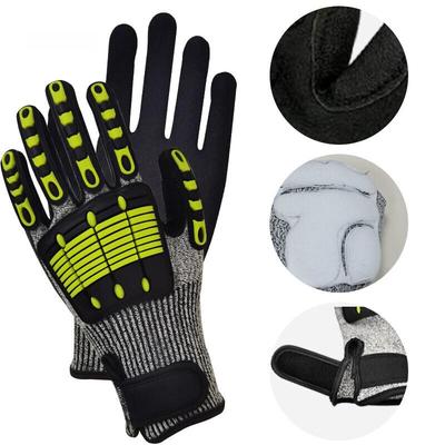 Środki ochrony indywidualnej – Rękawice ochronne