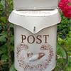 Europäische Retro-Wandbriefkasten: Shabby-Chic Dekorative Vorschlagsbox für Garten- und Wanddekoration.