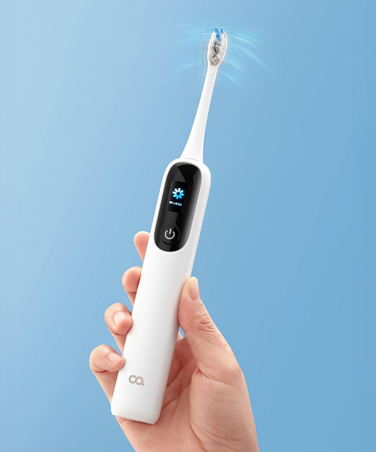 Clean E-Swing electric toothbrush LCD rotates left and right white