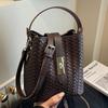 High-value Fashionable Hand-carried Bucket Bag Women's Autumn New Niche Simple Casual Shoulder Messenger Bag