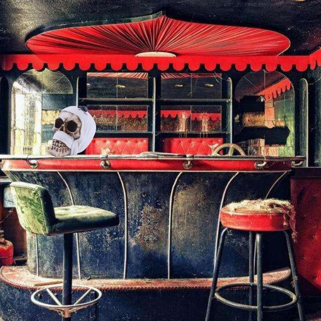 Collectable Resin Head Figurine for Home and Bar Pub Decor
