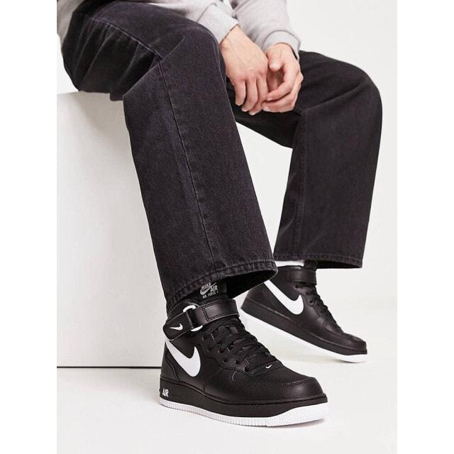 

Черно-белые кроссовки Nike Air Force 1 Mid