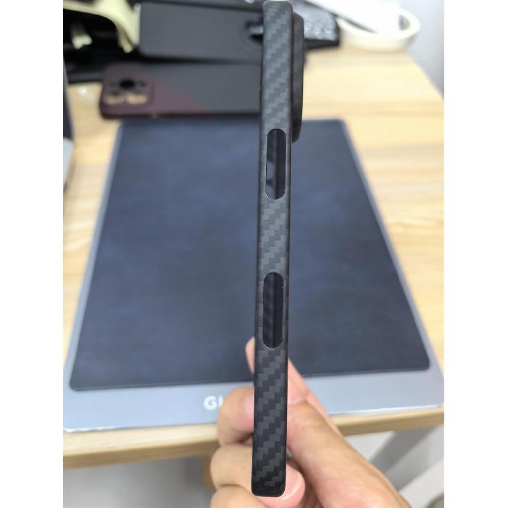 Ultra Thin and Lightweight Aramid Carbon Fiber Case for Apple iPhone 16 Plus Black
