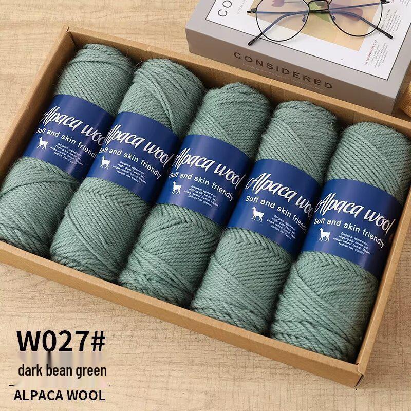 Soft Alpaca Yarn: Comfortable, ideal for hand-knitting scarves and other medium-thick projects.