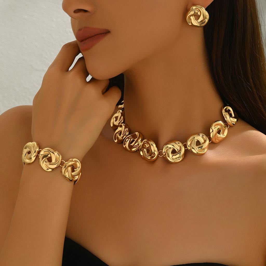 Women's Necklace Jewelry, Versatile Hollow Twisted Design Pendant Chain Bracelet Set Earrings Versatile