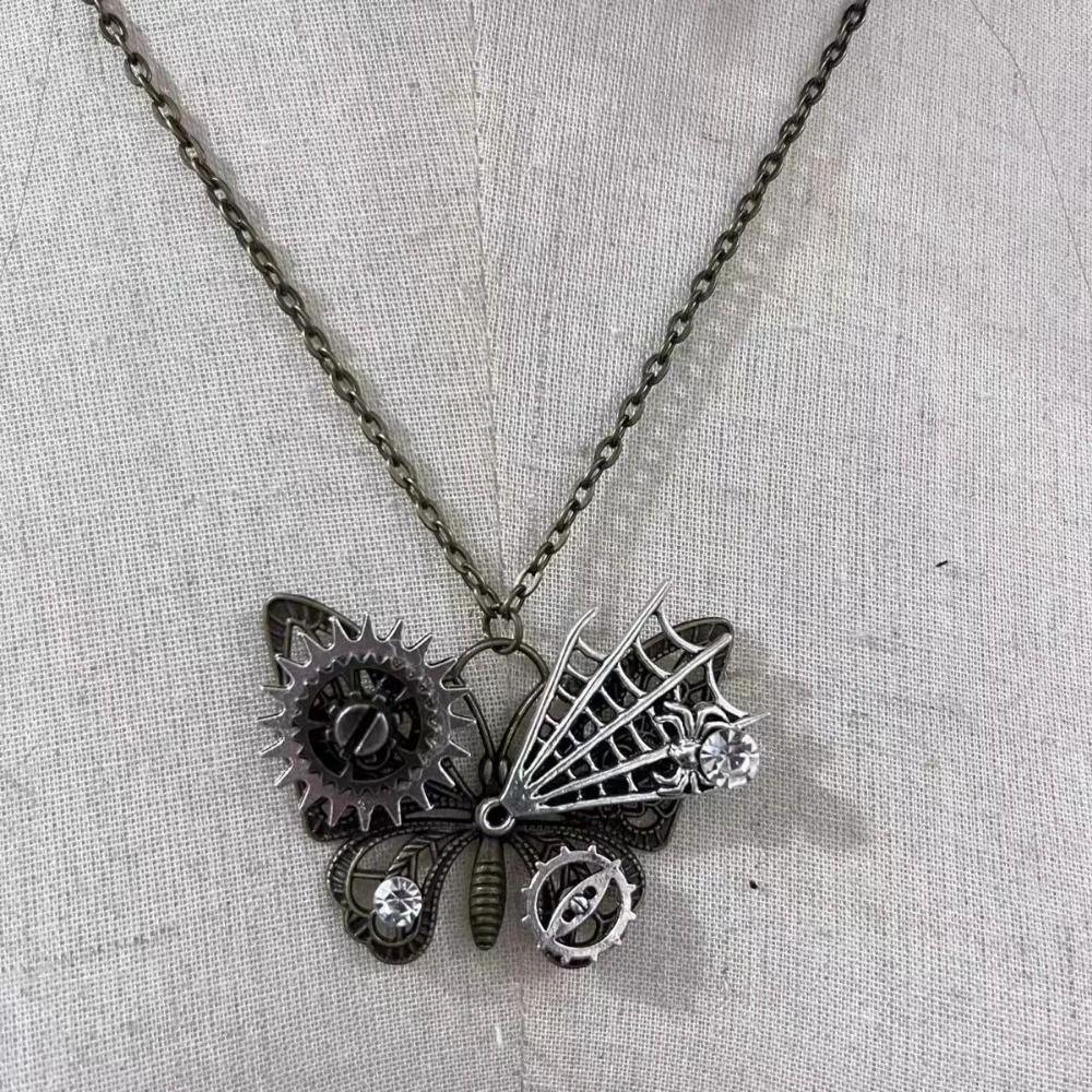 Punk Butterfly Pendant Necklace Metal Charm Aesthetic Jewelry Vintage Clavicle Chain
