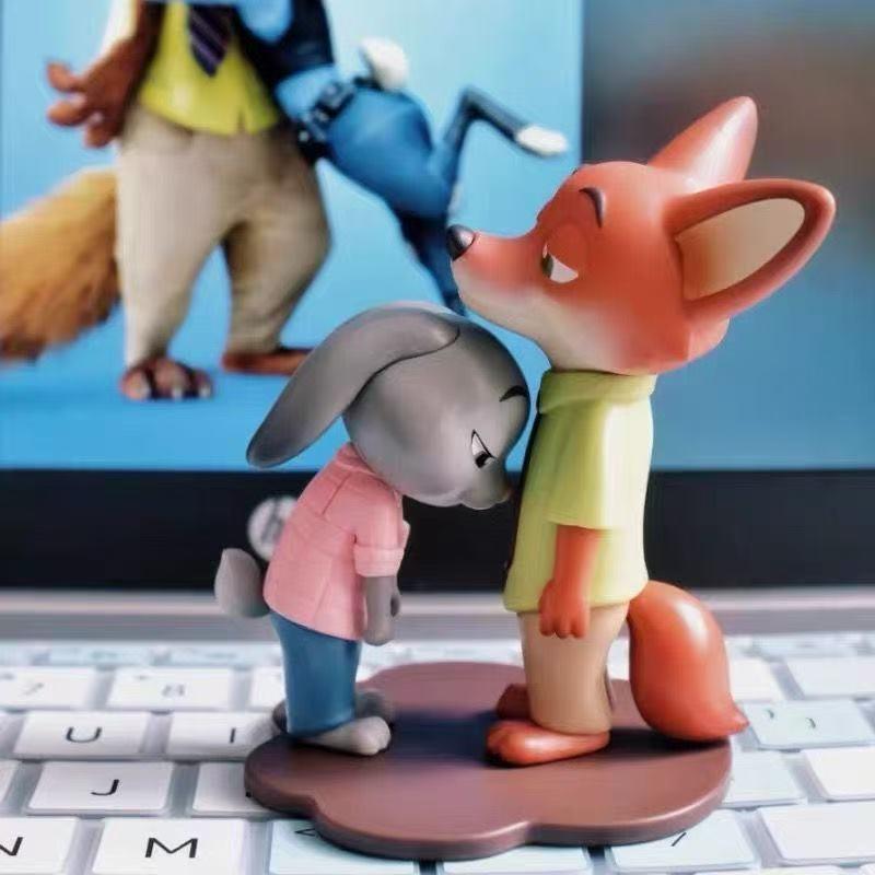 Zootopia Judy & Nick Poke-a-Dot Blind Box: Deluxe Edition for Kids
