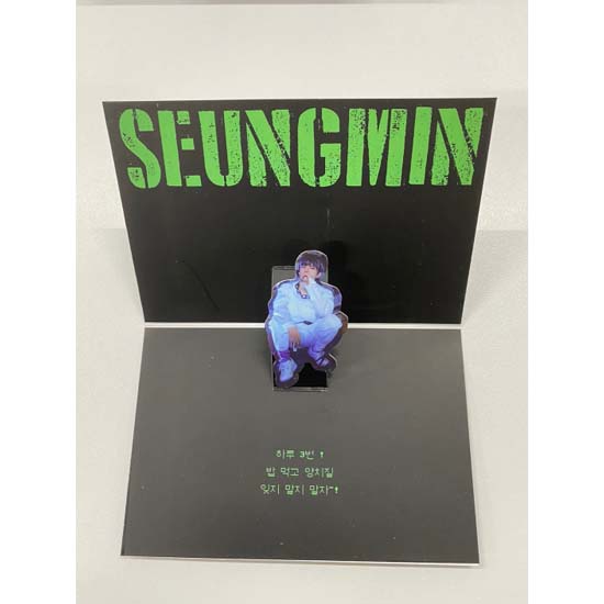 

Официальный адрес Stray Kids Noeasy Limited POP UP_SEUNGMIN