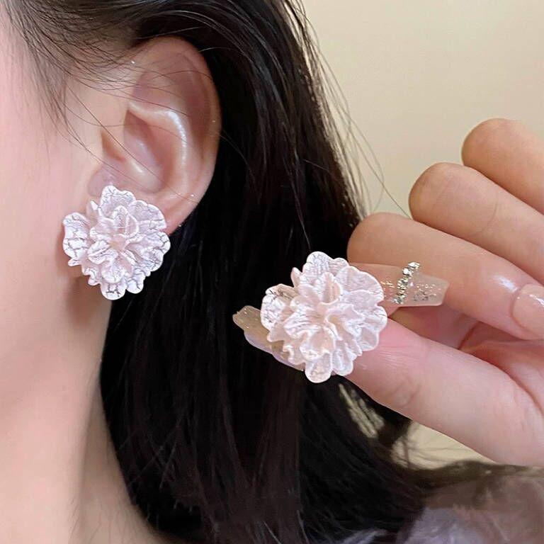 

Vintage French Pink Flower Earrings for Women - Summer Vacation Style
