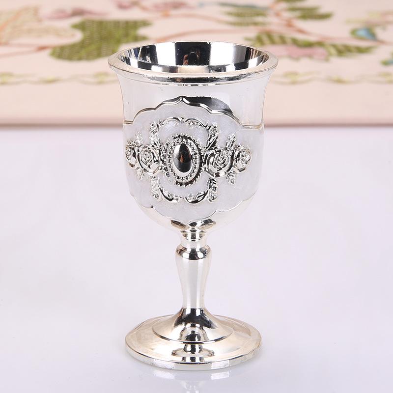 Kleines Weinglas ein Becher Europäischer High-End Baijiu-Becher kreatives Haushalts-Metall-Baijiu-Weinglas Retro kreatives kleines Ornament
