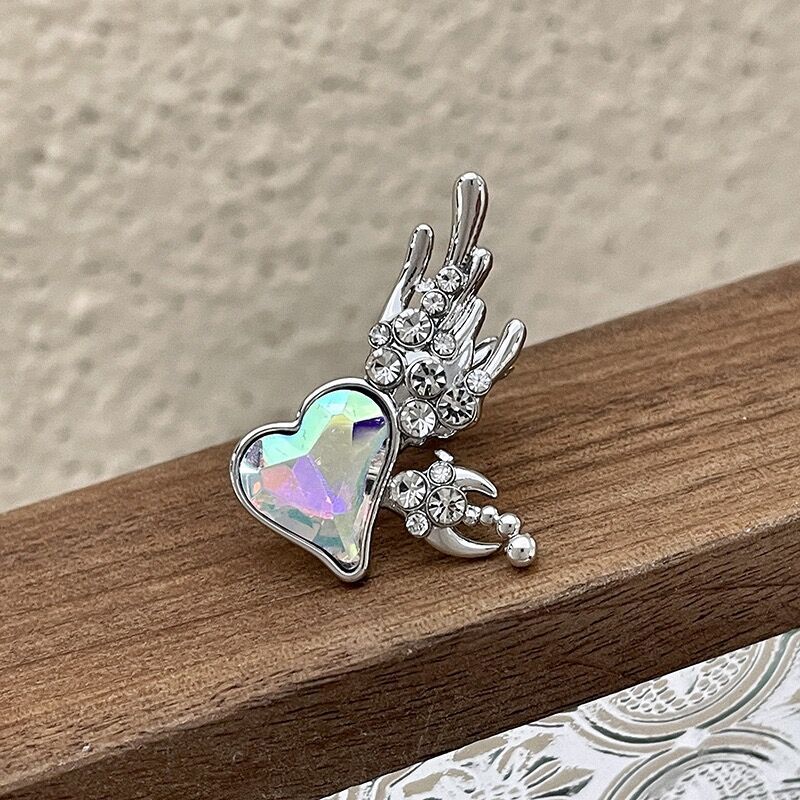 Love Angel Wings Zircon Ear Bone Clips Women s Light Luxury Niche Design Earrings No Ear Piercings Temperament Elf Ear Clips