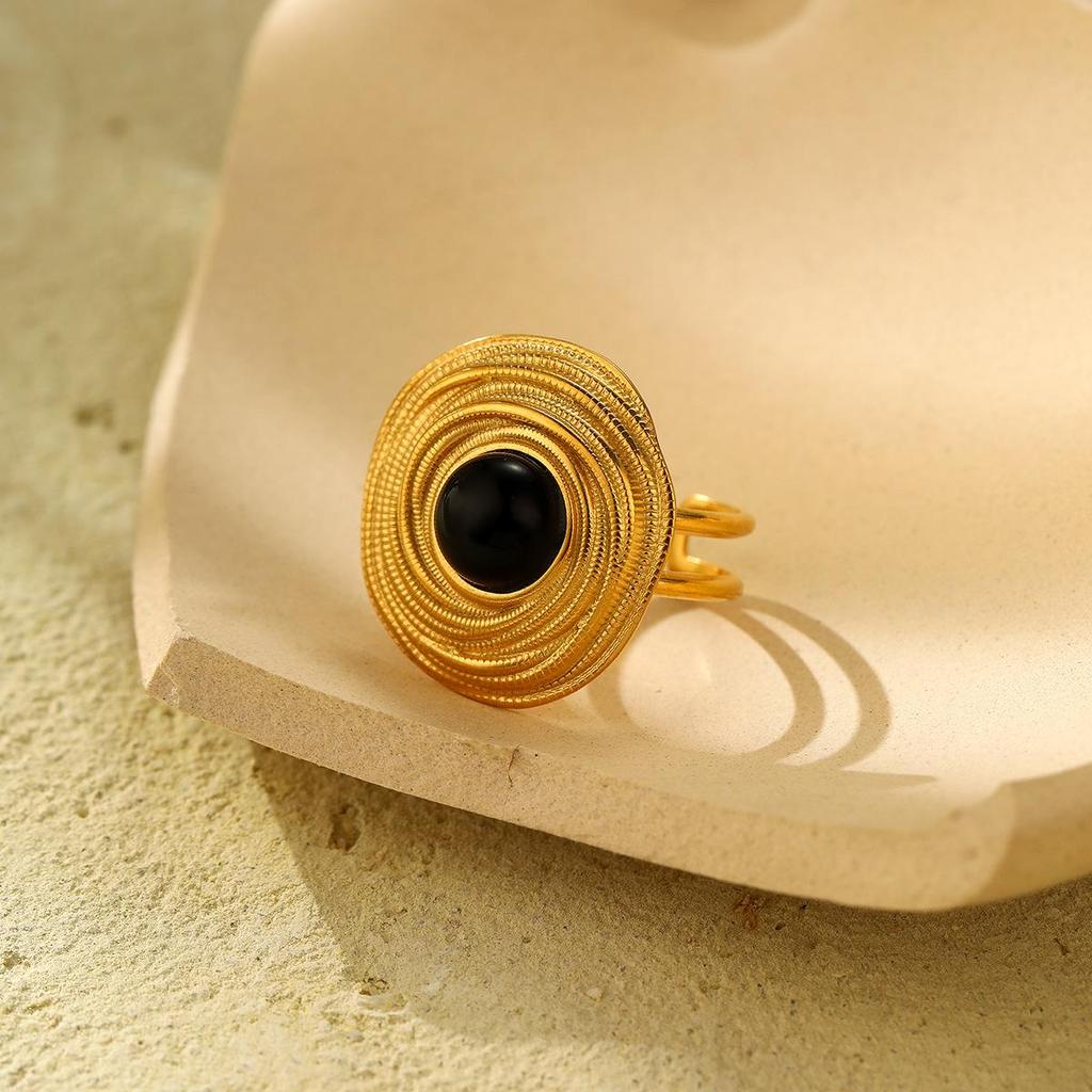 Evropsko-americký retro luxusní nastavitelný prsten Oko Horovo pro ženy