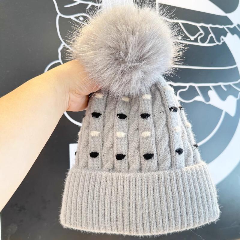 Thickened knitted hat, fashionable jacquard wool hat, small and versatile couple cold hat in autumn and winter