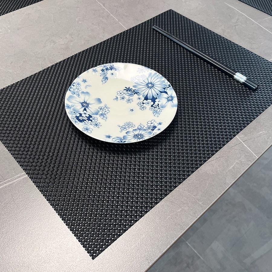 

4 pcs Tea Set PVC Woven Placemats Waterproof Heat Insulation Mats Restaurant Hotel Decoration Coffee Pad Luxury Easy Cleaning Fabric 1pcs 20*30cm чорний