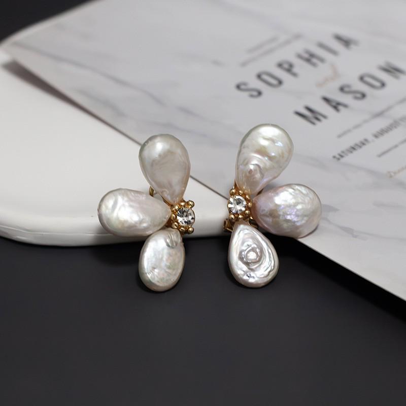 Light Luxury Baroque Pearl and Floral Stud Earrings