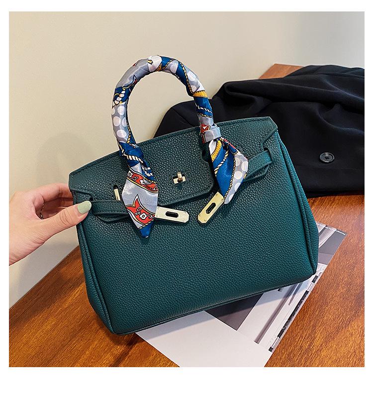 Large Kelly Bag: Retro European-American Light Luxury Women's Crossbody Handbag