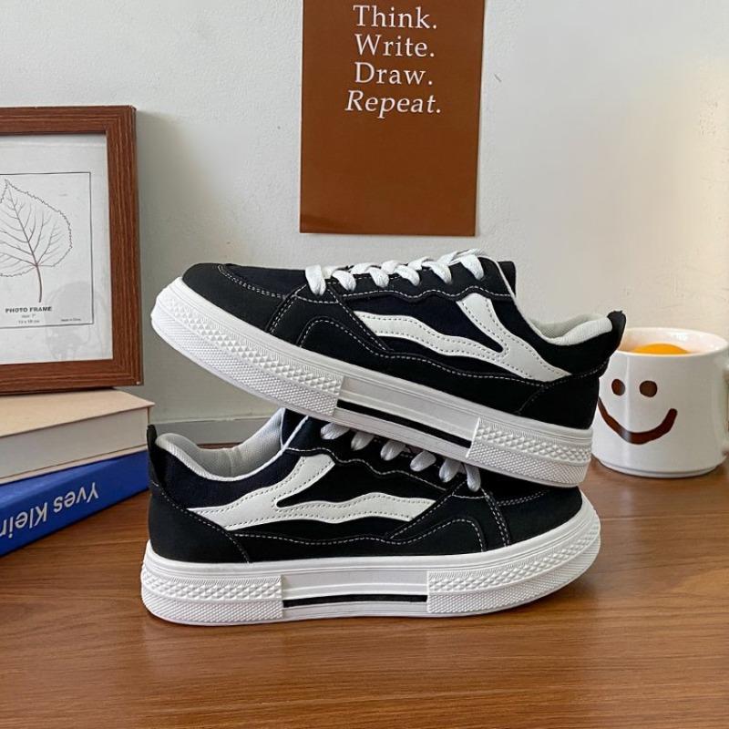 Vielseitige schwarze Canvas-Schuhe Frühling neue Schnür-Retro-Einzelschuhe Studentenlaufschuhe dicke Sohle Damenschuhe