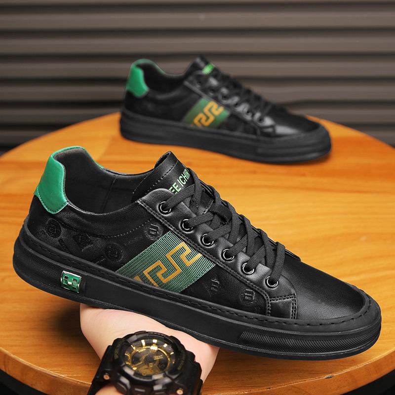 Men's shoes versatile leather casual board shoes new suit small black shoes spring and summer fashion leather shoes