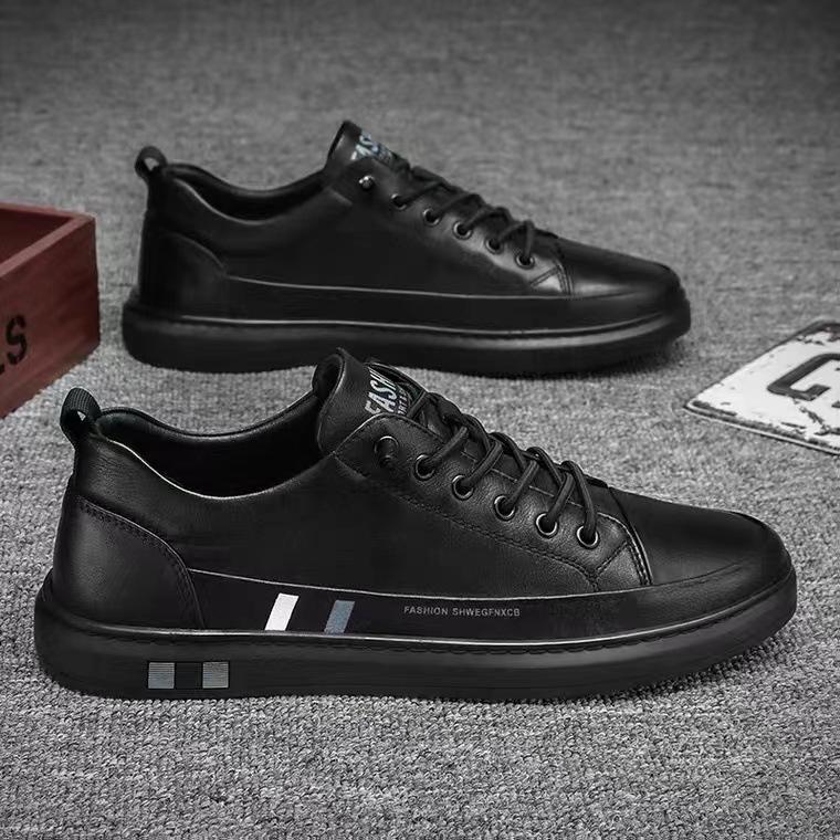 Pánské boty nové z roku 2025, ploché boty na základní ploše, trendy, univerzální, s jedním pedálem, bílé boty, pánské černé, ležérní kožené boty