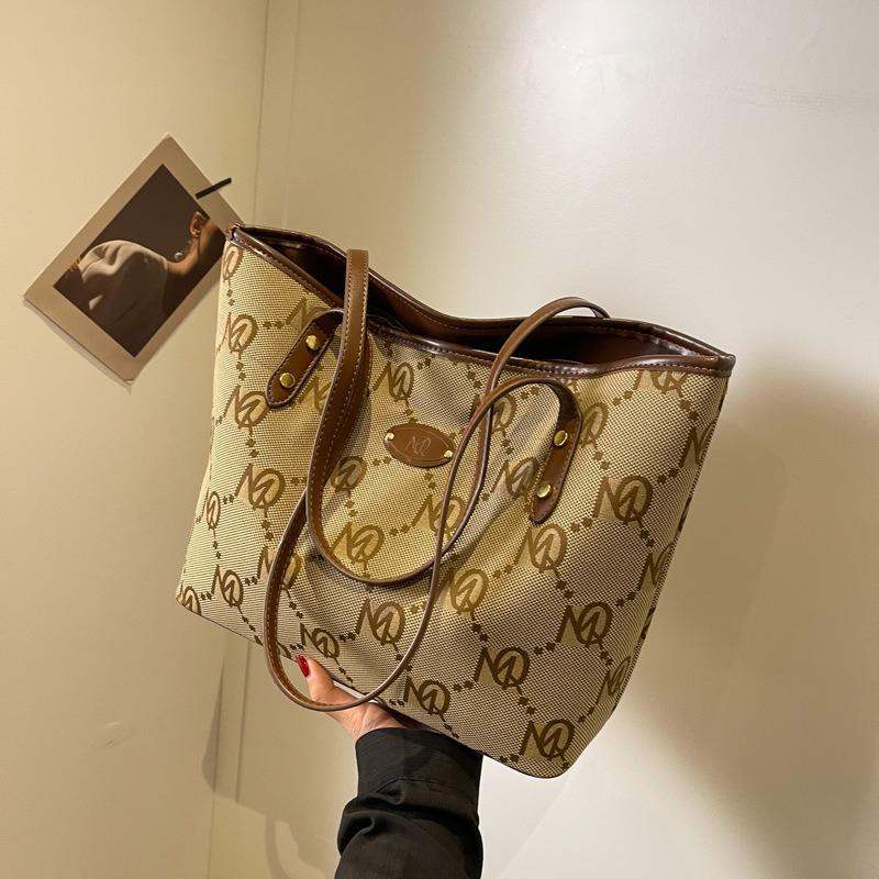 

Ретро сумка большой вместимости осенняя новая для студентов колледжа на занятия модная универсальная сумка-тоут большой вместимости хаки